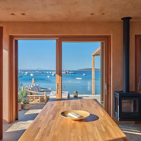 Theseatree Paros Apartment Alikí