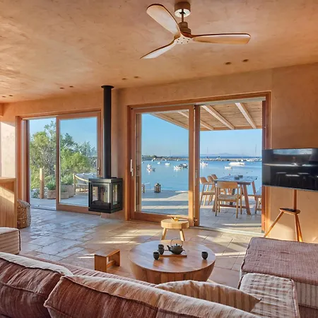 Theseatree Paros Apartment